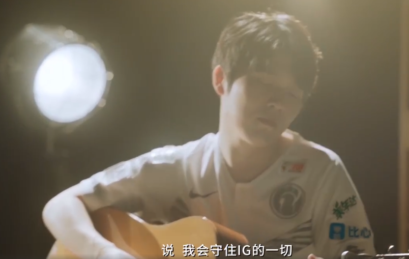 Rookie在巴塞罗那比赛中出色防守，战术调整引发热议！的简单介绍